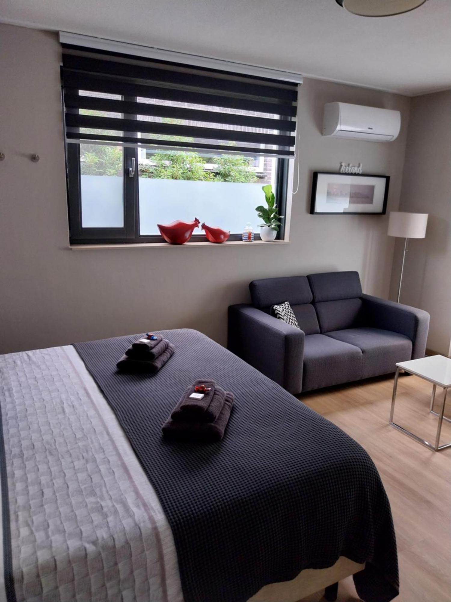Elvis Presley Private Studio With Kitchen And Airconditioning Goes Exterior foto